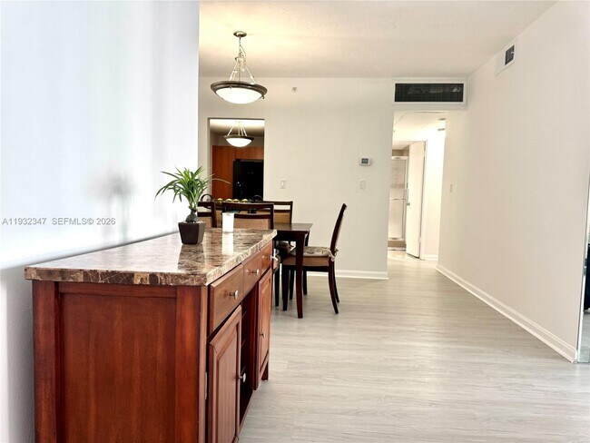 Foto del edificio - 3001 S Ocean Dr