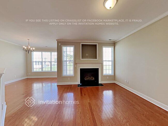 Building Photo - 1410 Nicklaus Dr