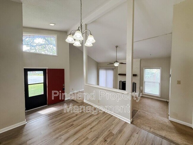 Building Photo - 888 De Paul Dr