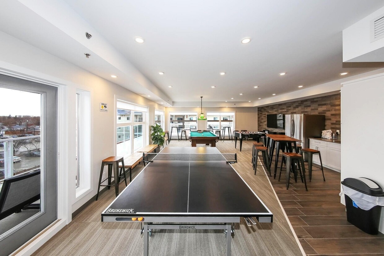 Games Room and Lounge - The Edison