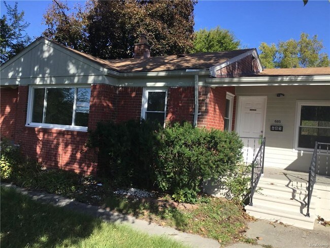 Foto del edificio - 685 E Maple Rd