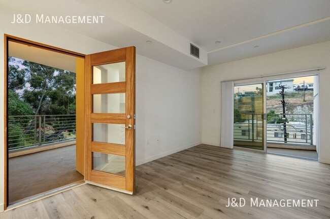 Foto del edificio - 3333 Reynard Way