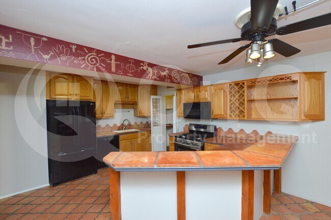 Building Photo - 1623 E Palmcroft Dr