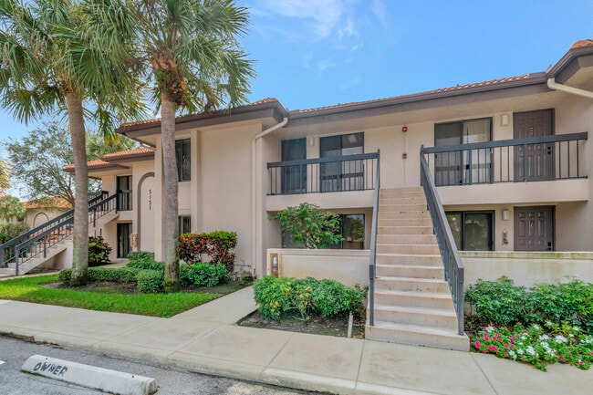 Building Photo - 5151 W Club Cir