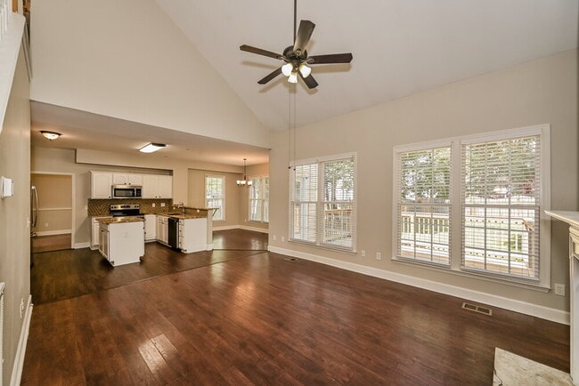 Building Photo - 4340 Cambridge Dr