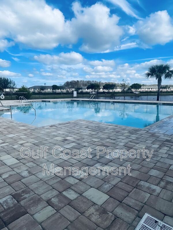 Building Photo - 3293 Altamira Dr