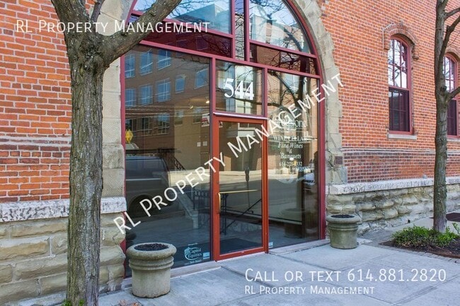 Building Photo - Beautiful 2 bedroom 2.5 bathroom condo in ...