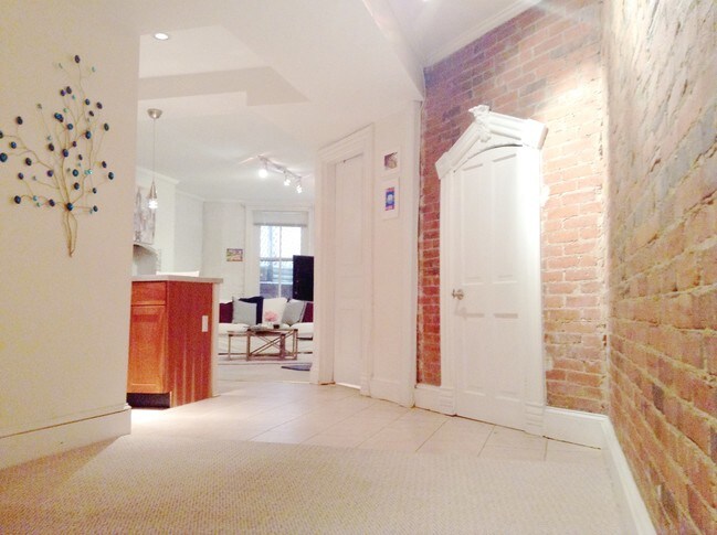 Entry/Pantry - 1702 P St NW