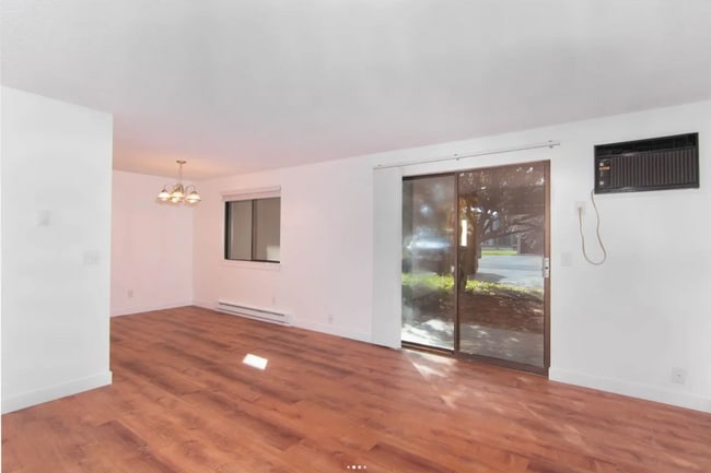 Building Photo - 13214 E Skyview Ave