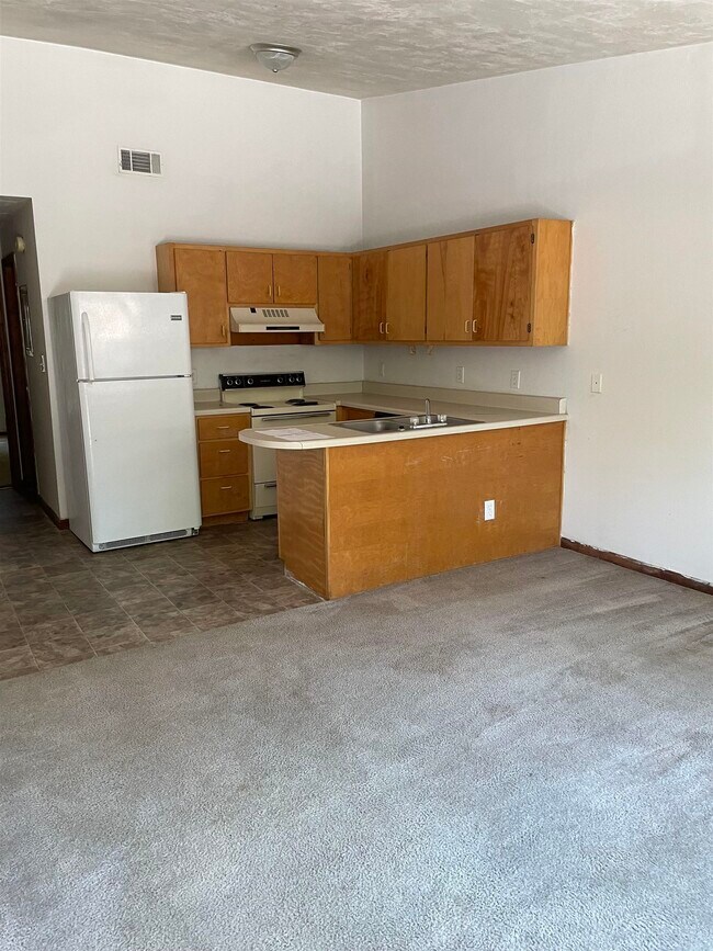 1539 Paul Russell Rd Unit C2, Tallahassee, FL 32301 Room for Rent in