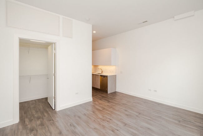 Foto del edificio - 3418 N Lincoln Ave