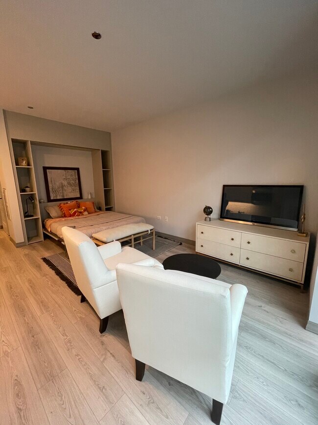 Foto del edificio - 2211 N Elston Ave