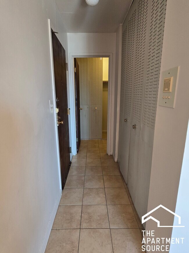 Foto del edificio - 722 W Diversey Pkwy