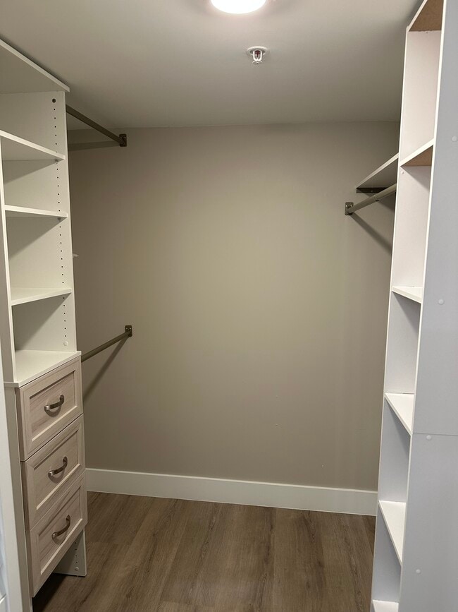 Walkin closet - 1865 Florida Club Dr