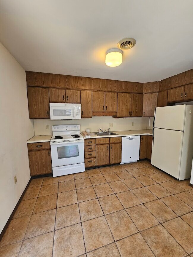 Foto del edificio - 915 Southgate Dr