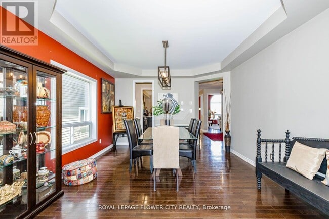 Building Photo - 944 O'Reilly Crescent