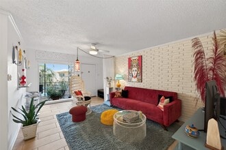 Building Photo - 3809 N Braeswood Blvd