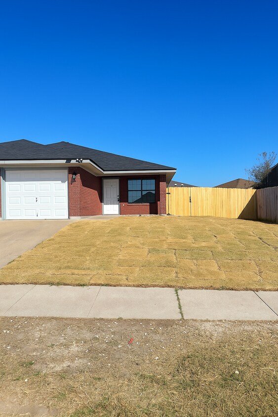 Foto principal - 5109 Daybreak Dr