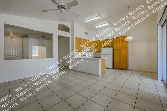 Building Photo - 4/2 ~ Move in Ready ~ No Carpet ~ Low Main...