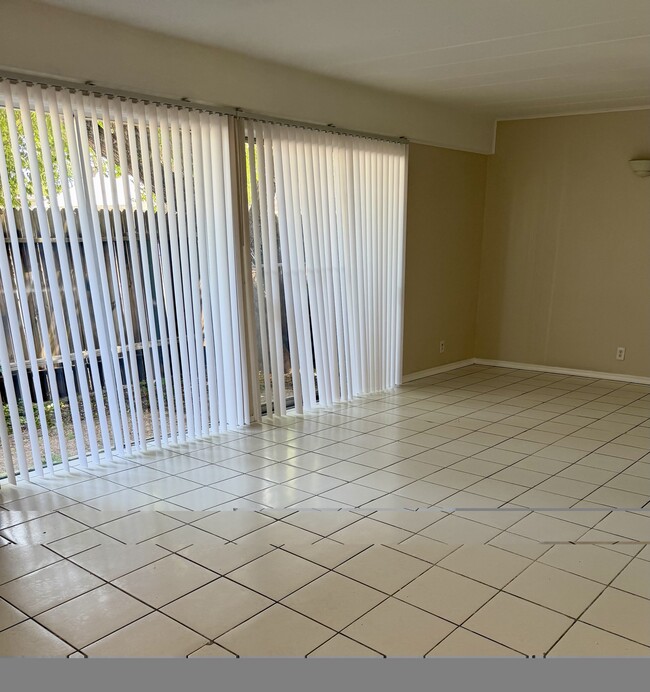 Building Photo - 4549 Gollihar Rd