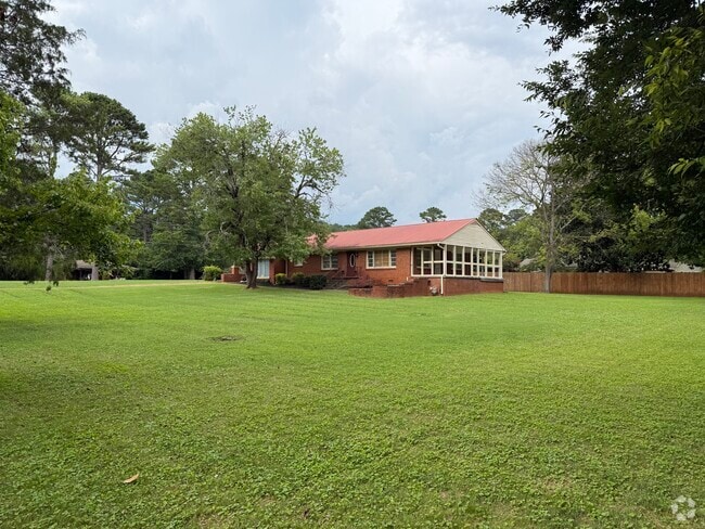 Building Photo - 7105 Whitesburg Dr SE