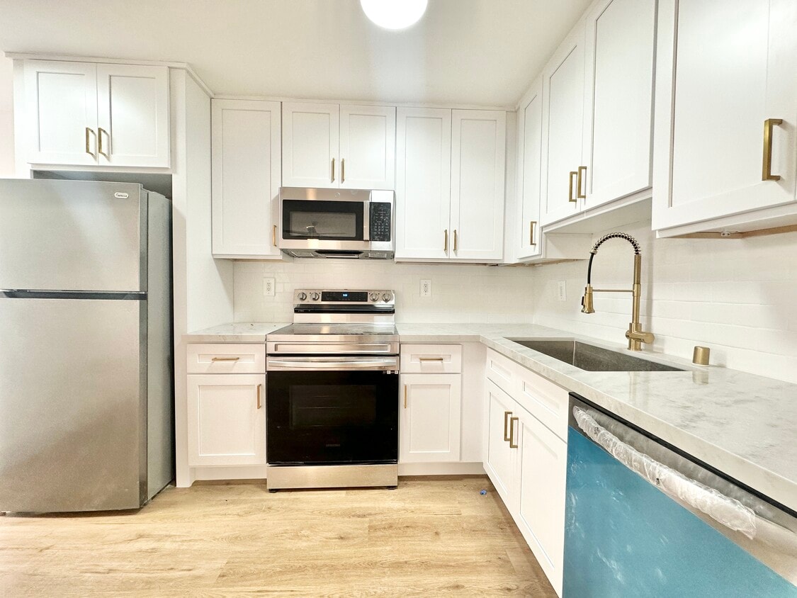 Primary Photo - 5111 Harold Way Los Angeles, CA 90027