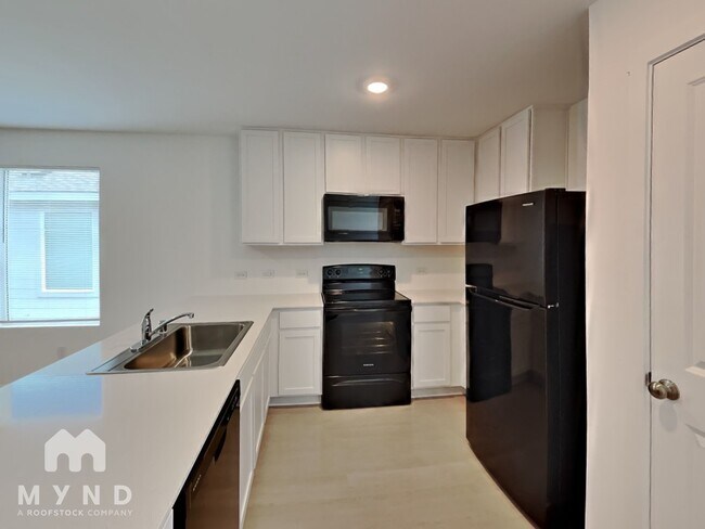 Foto del edificio - 217 Poplar Pl