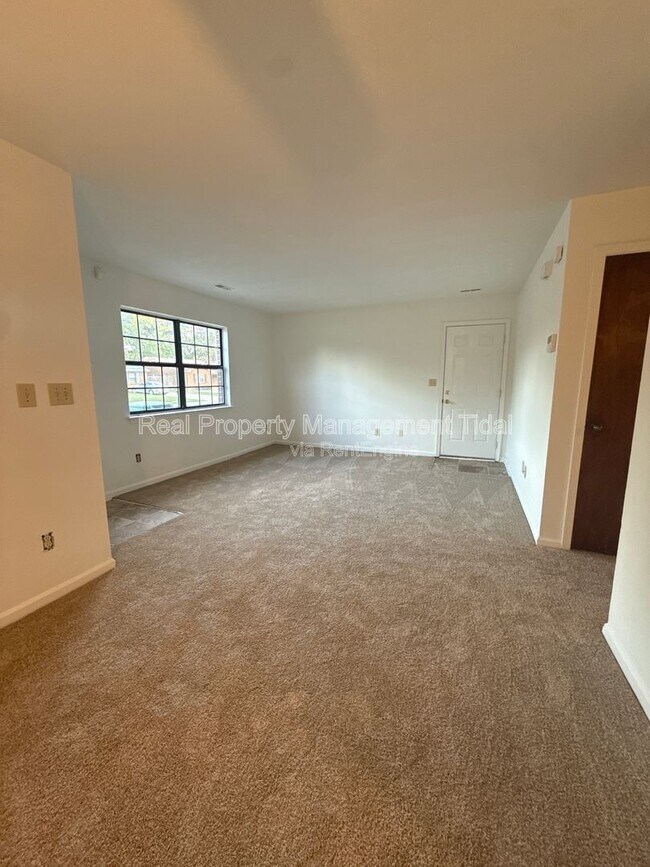 Foto del edificio - 6117 Brookwood Dr