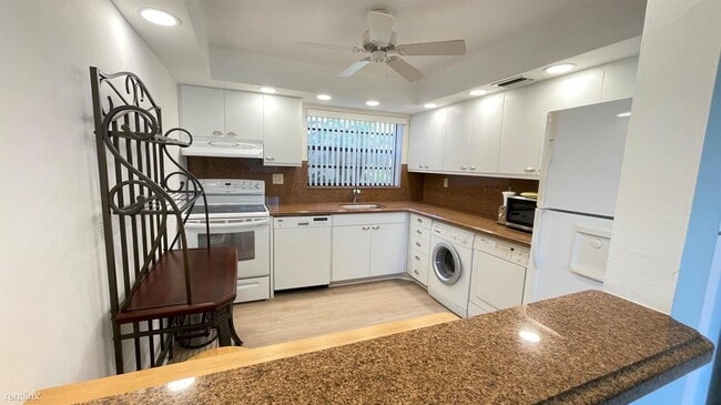 Foto del edificio - 3 br, 2 bath Condo - 241 Capri F