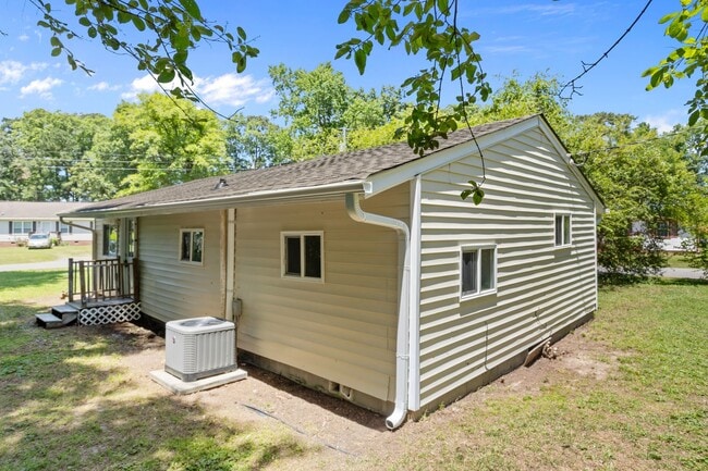 Building Photo - 53 Harrell Dr