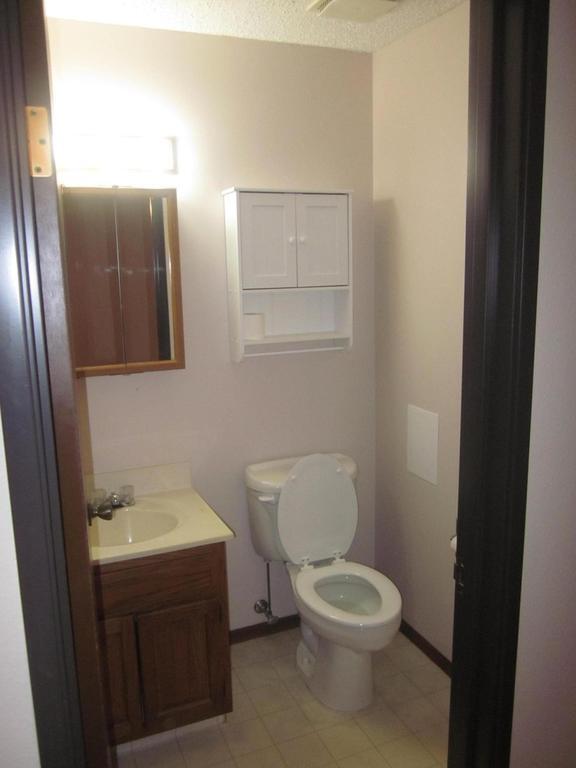 Master Bath - 1727 N Grandview Ln