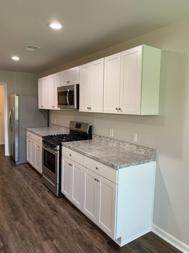 Foto del edificio - *MOVE-IN PROMO!* Three Bedroom | Two Bath ...