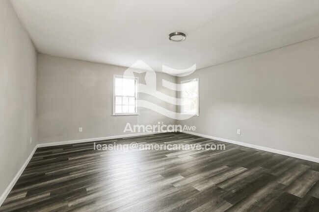 Foto del edificio - 1615 Madden Rd