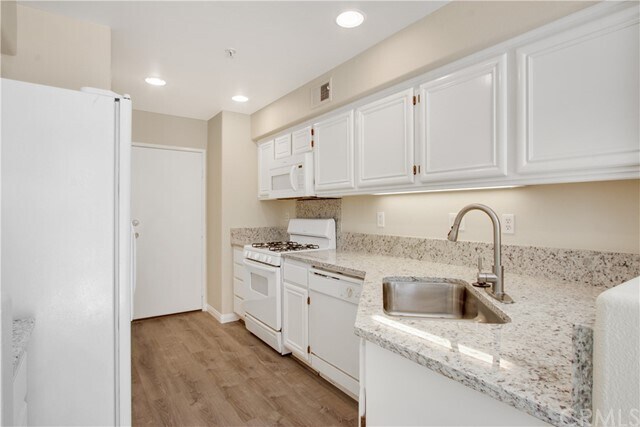 Building Photo - 2321 Sunningdale Dr