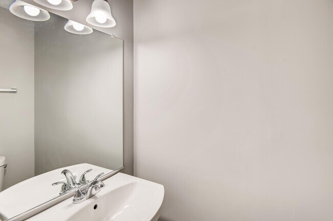 Building Photo - 657 Harr Park Ct