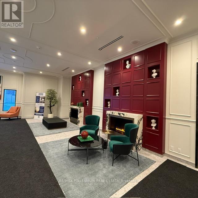 Photo du bâtiment - 180 Front St E