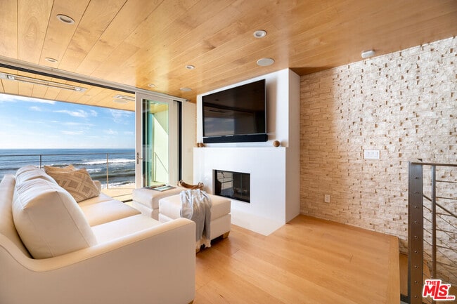 Building Photo - 11950 S Beach Club Way