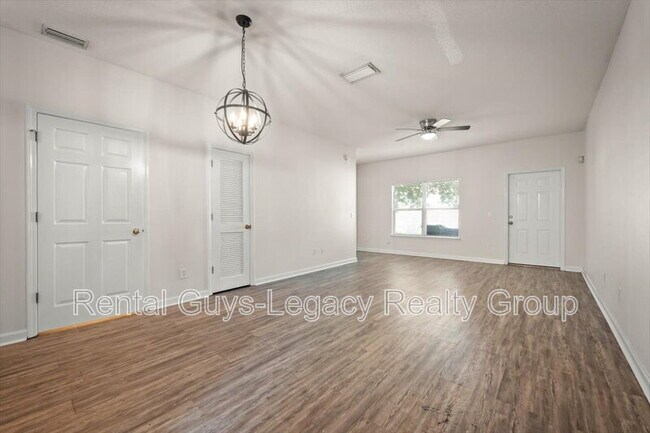 Building Photo - 512 South Branch Drive