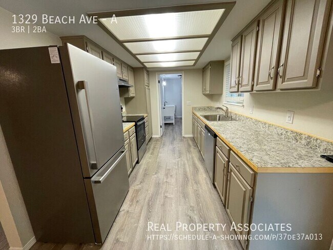 Building Photo - 1329 Beach Ave