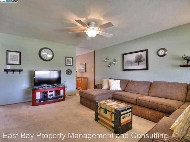 Building Photo - 3 br, 1 bath House - 4564 Piper St.