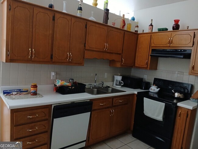 Foto del edificio - 817 Ashton Pl