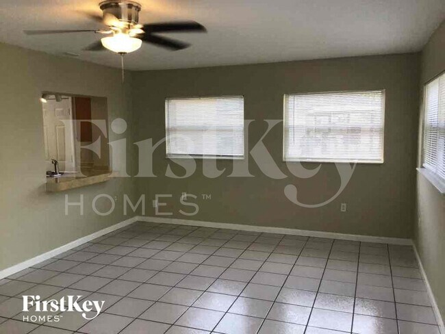 Foto del edificio - 613 Brittany Ct