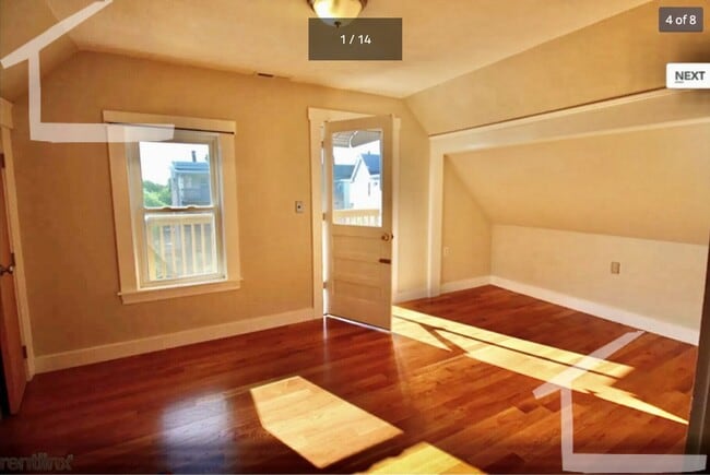 Building Photo - Beautiful Duplex (2nd&3rd Floor) Available 6/1/26 (Super Close to Tufts University)