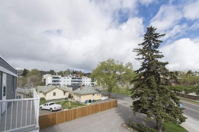 Photo du bâtiment - Edmonton Trail Apartments