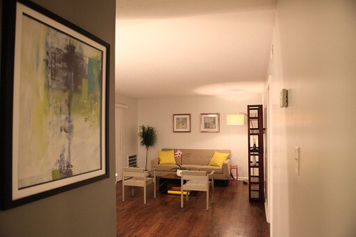 Foto del edificio - 325 Oak Run Dr