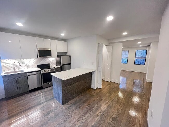 No Brokers Fee, No Security Deposit, In-Un... - No Brokers Fee, No Security Deposit, In-Un... Apartment