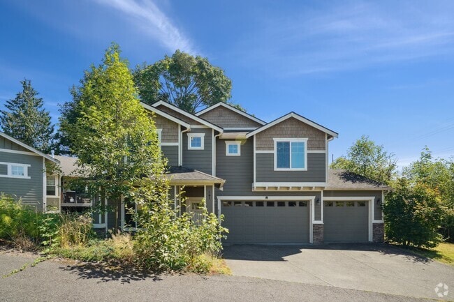 Building Photo - 8202 1st Pl SE
