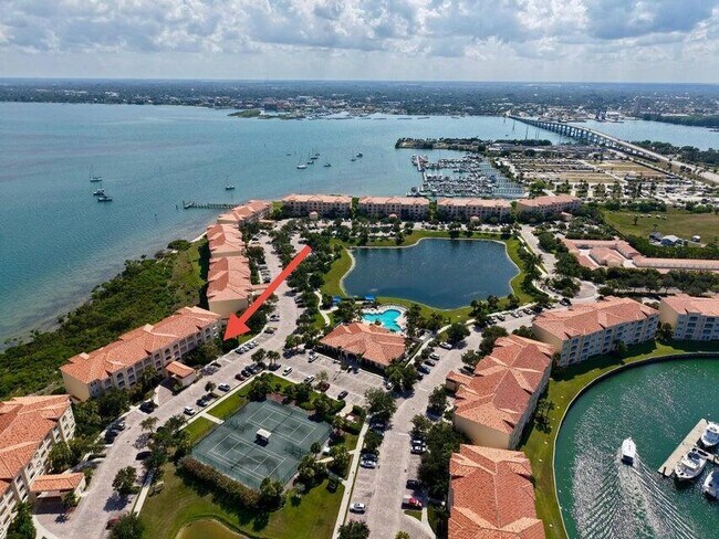 Foto del edificio - 27 Harbour Isle Dr W