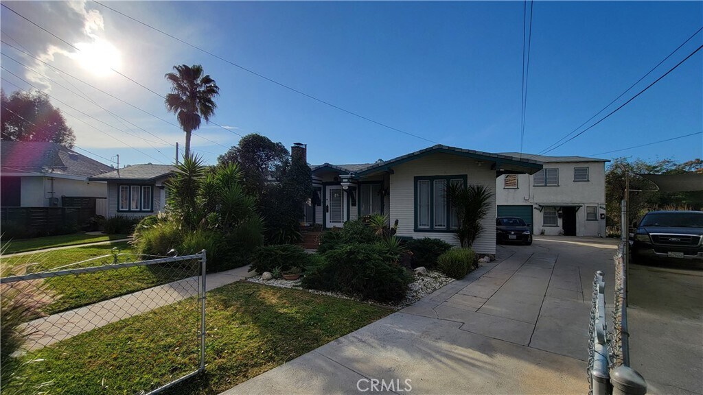Primary Photo - 254 Thorne St