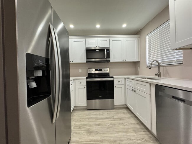 Photo - 1055 Palm Ave Townhome